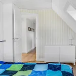 5 Bedroom In *