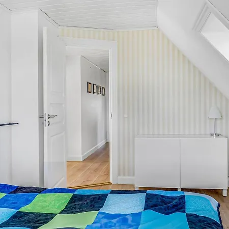 5 Bedroom In *