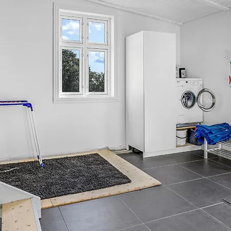 5 Bedroom In *