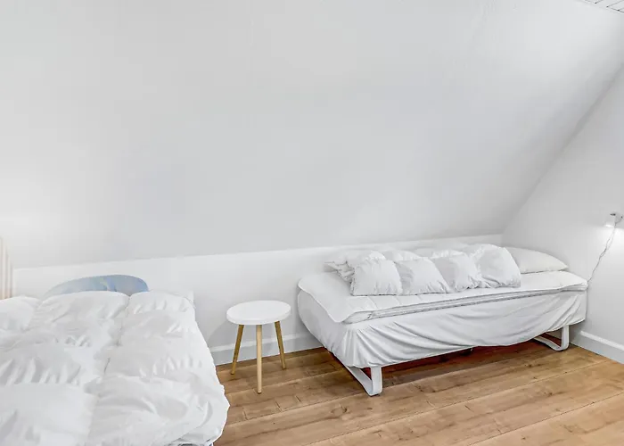 Дом отдыха 5 Bedroom In *