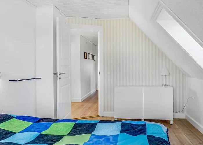 5 Bedroom In *