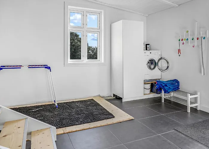 5 Bedroom In *