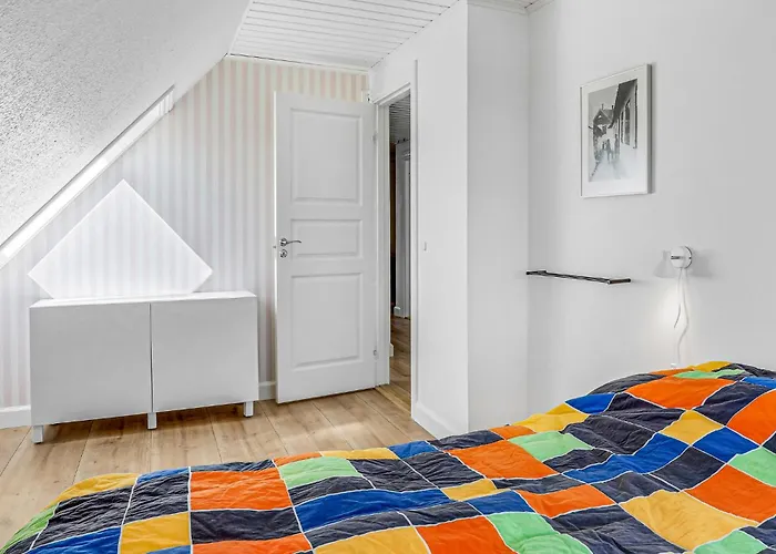 Дом отдыха 5 Bedroom In